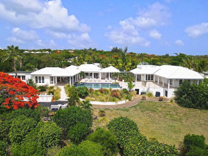 Encore Villa villa photo.